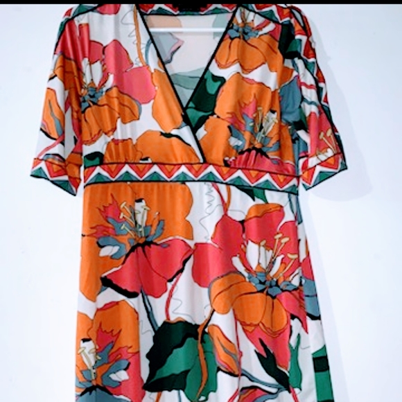 🎐- BCBGmaxazria sz M Floral Dress - Picture 4 of 7